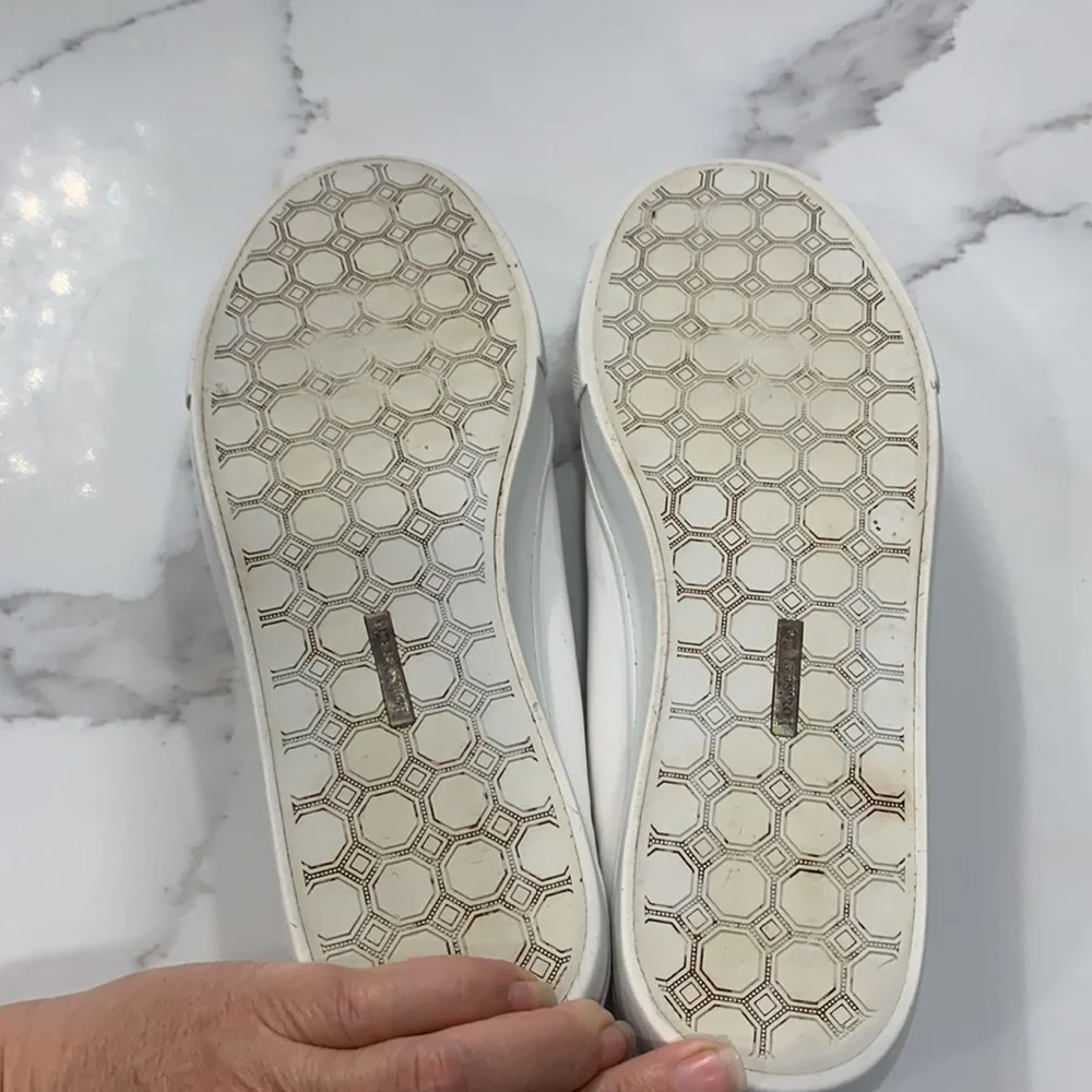 Louise et‎ Cie Lo-Bette White Leather Sneakers. Size 7.5